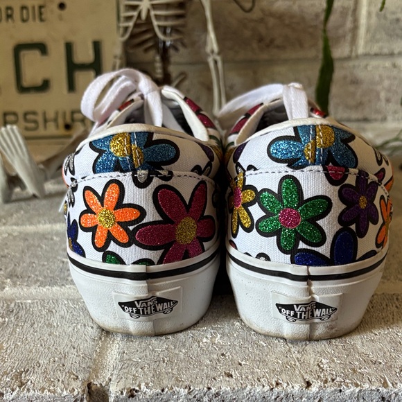 Vans Sneakers with Glittery Floral Design - Picture 3 of 5